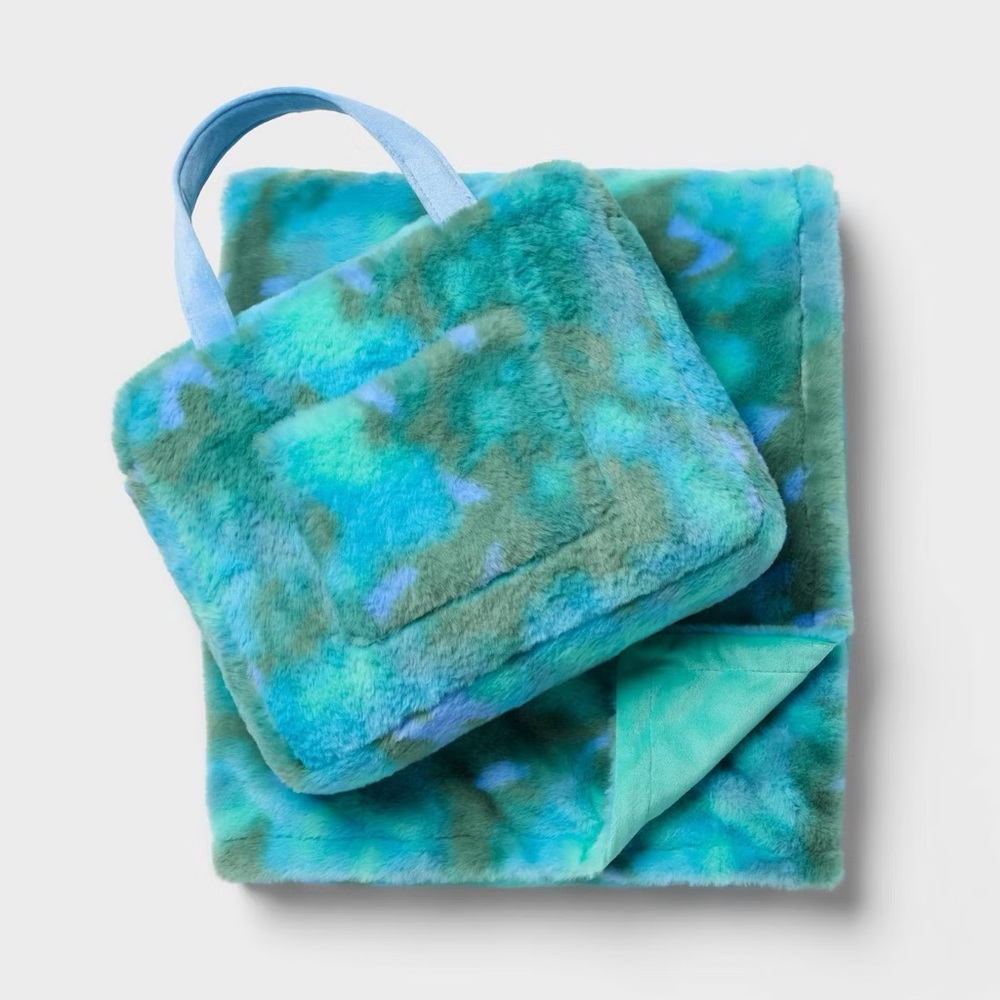 50"x60" nwt Kids' On-the-Go Tie Dye Throw Blanket in a Bag Set Blue - Pillowfort
